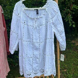 1X NWT INC Top White with eyelets perfect for summer beach vacations
